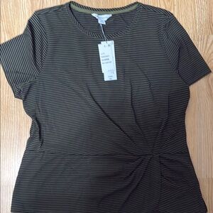 Liz Claiborne Black Fitted Ruched T-Shirt